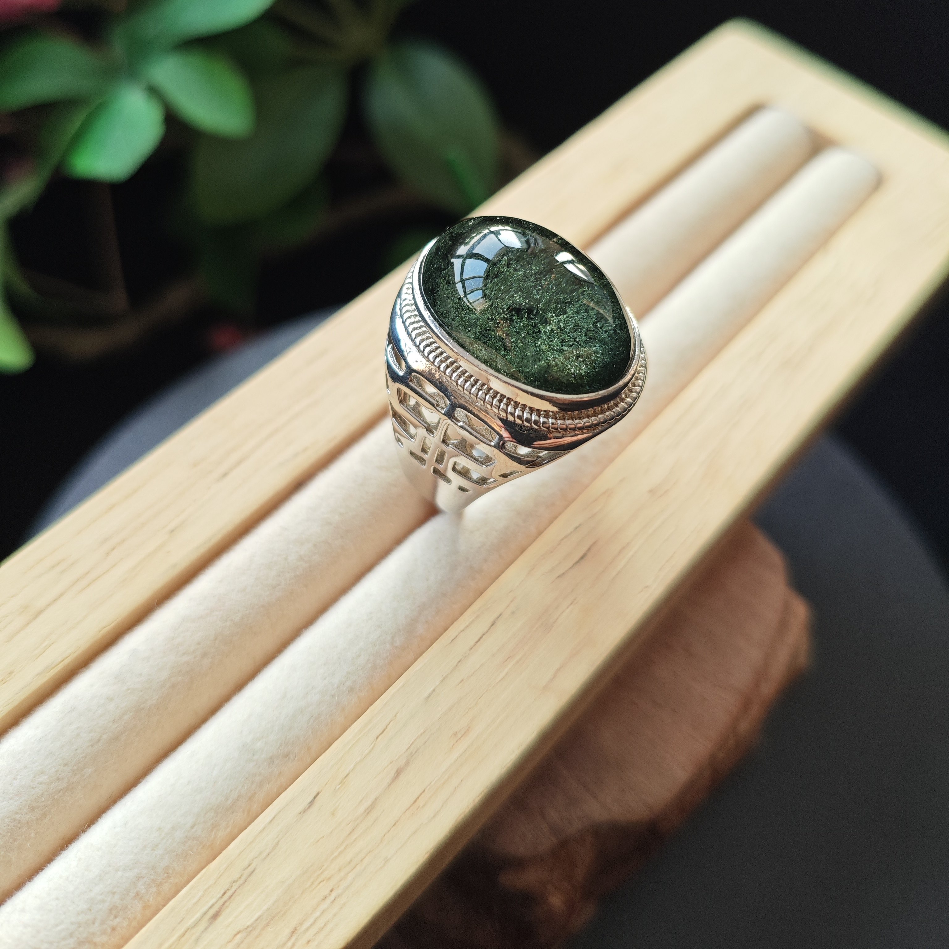 天然水晶绿幽灵戒指霸气定制水晶高货收藏男款聚宝盆翠绿纯银戒指 - 图2