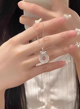 银十字链女蝴蝶和田玉平安扣项链