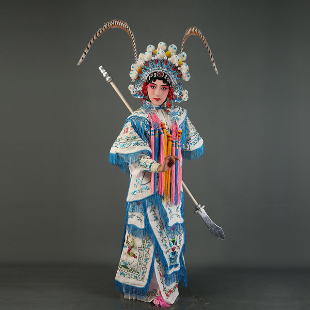 Ping Liyuan, a small opera girl, a Peking opera girl, a reformed girl