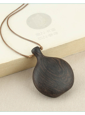 淡雅国风木雕刻小酒壶长款毛衣链