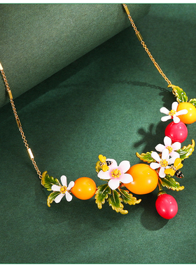 珐琅彩釉圣女果多色金桔花叶项链