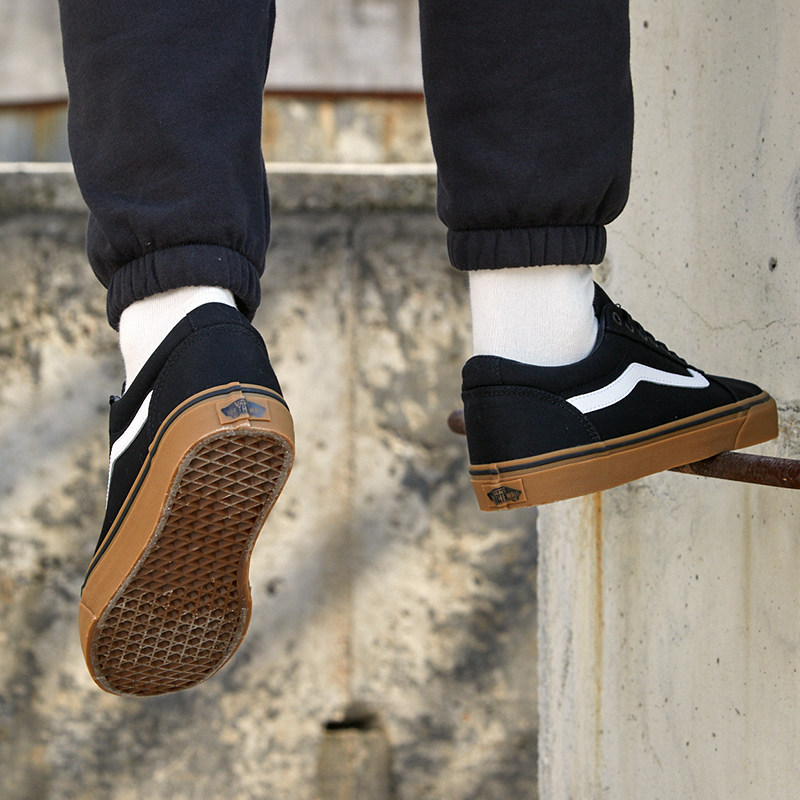  VANS帆布鞋