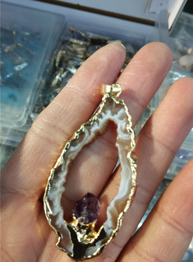 巴西玛瑙随形片鎏边吊坠  原石切片抛光 镀金边银边吊坠