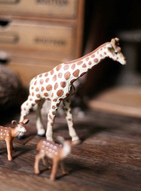 欧式风森系彩绘树脂橱窗装饰品