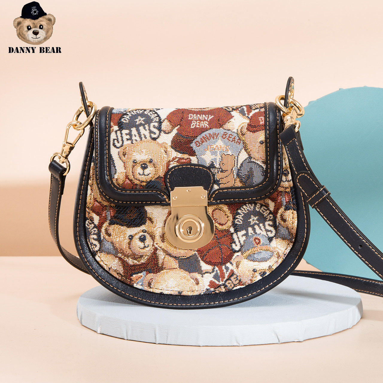 丹尼熊2020新款小休闲斜挎包 丹尼熊箱包女士包袋