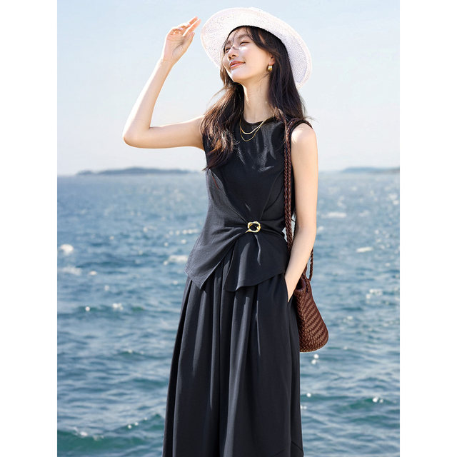 XWI Xinwei Travel Vacation Style Sleeveless Suit Women's 2026 Summer T-shirt Button Design Floral Skirt Set two-piece