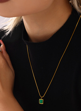 KLZ孔雀石小方糖高级感绿色项链女小众锁骨链2026年新款毛衣配饰