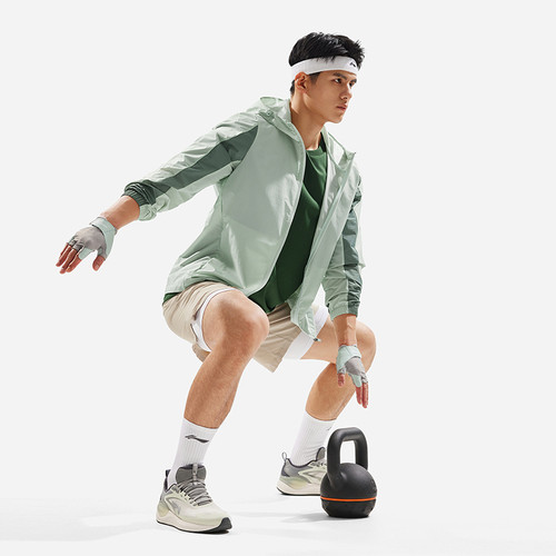 李宁风衣男夏健身系列时尚舒适简约常规连帽运动风衣AFDU409-B品 - 图2