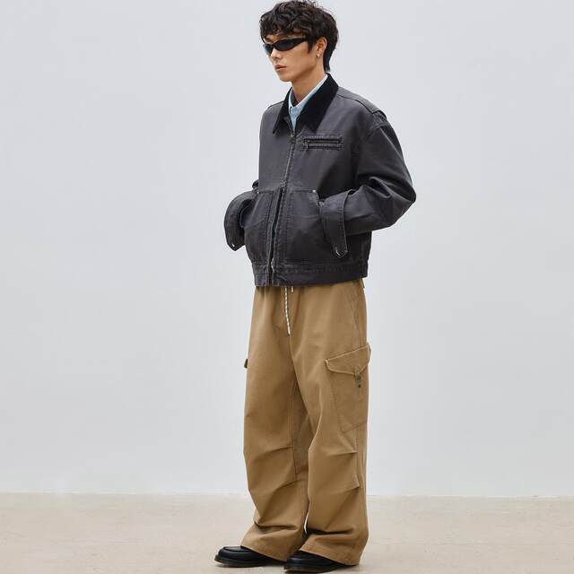 Heavyweight cotton canvas distressed washed-out patchwork workwear design short jacket