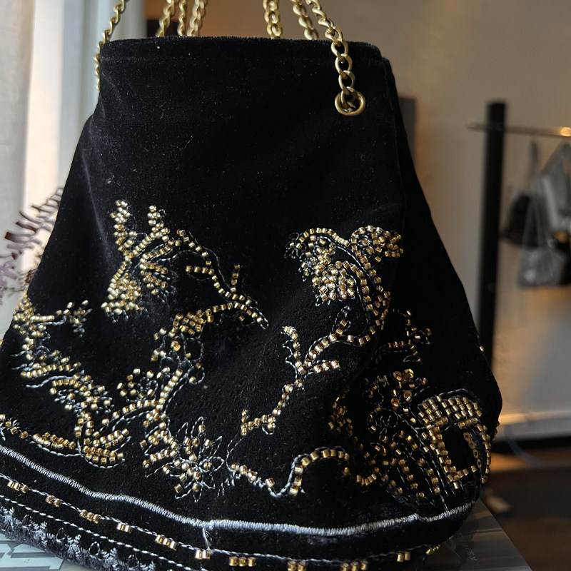 黑色丝绒刺绣单肩包女2025秋季新款时尚百搭小方包文艺复古斜挎包,淘宝优惠券,粉丝福利购,淘宝优惠卷