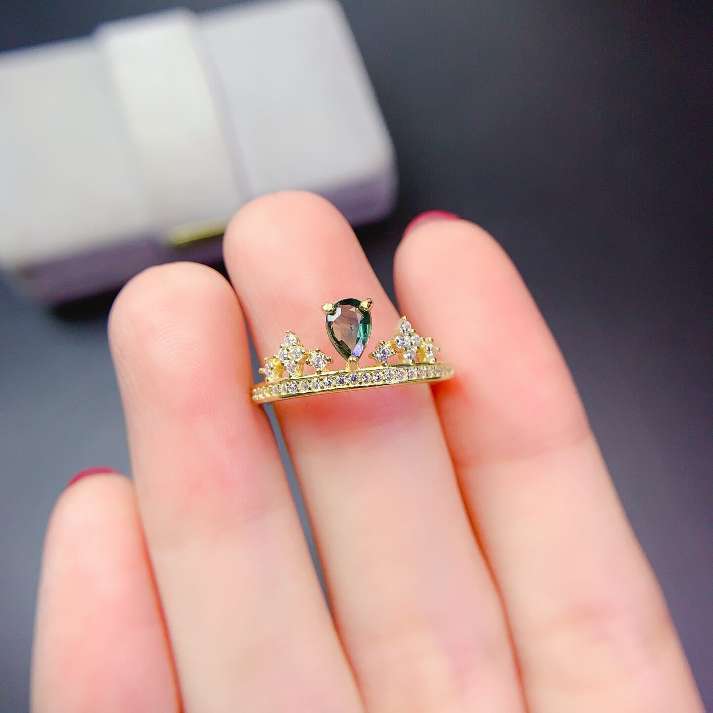 New natural green sapphire ring 925 silver gold plated main stone 4*6mm fashionable and versatile live ring