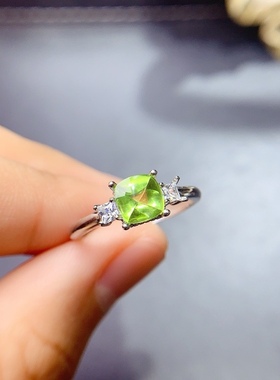 新款天然橄榄石糖塔戒指 晶体干净颜色美丽 石方6mm925银精工镶嵌