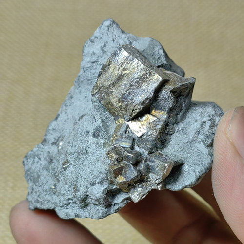 N88天然黄铁矿原石立方体晶体小摆件招财矿石矿标地质矿物标本 - 图0