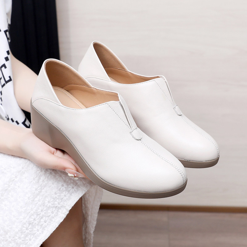 真皮坡跟妈妈鞋舒适春秋款中跟防滑软底深口单鞋女小码33休闲皮鞋,淘宝优惠券,粉丝福利购,淘宝优惠卷