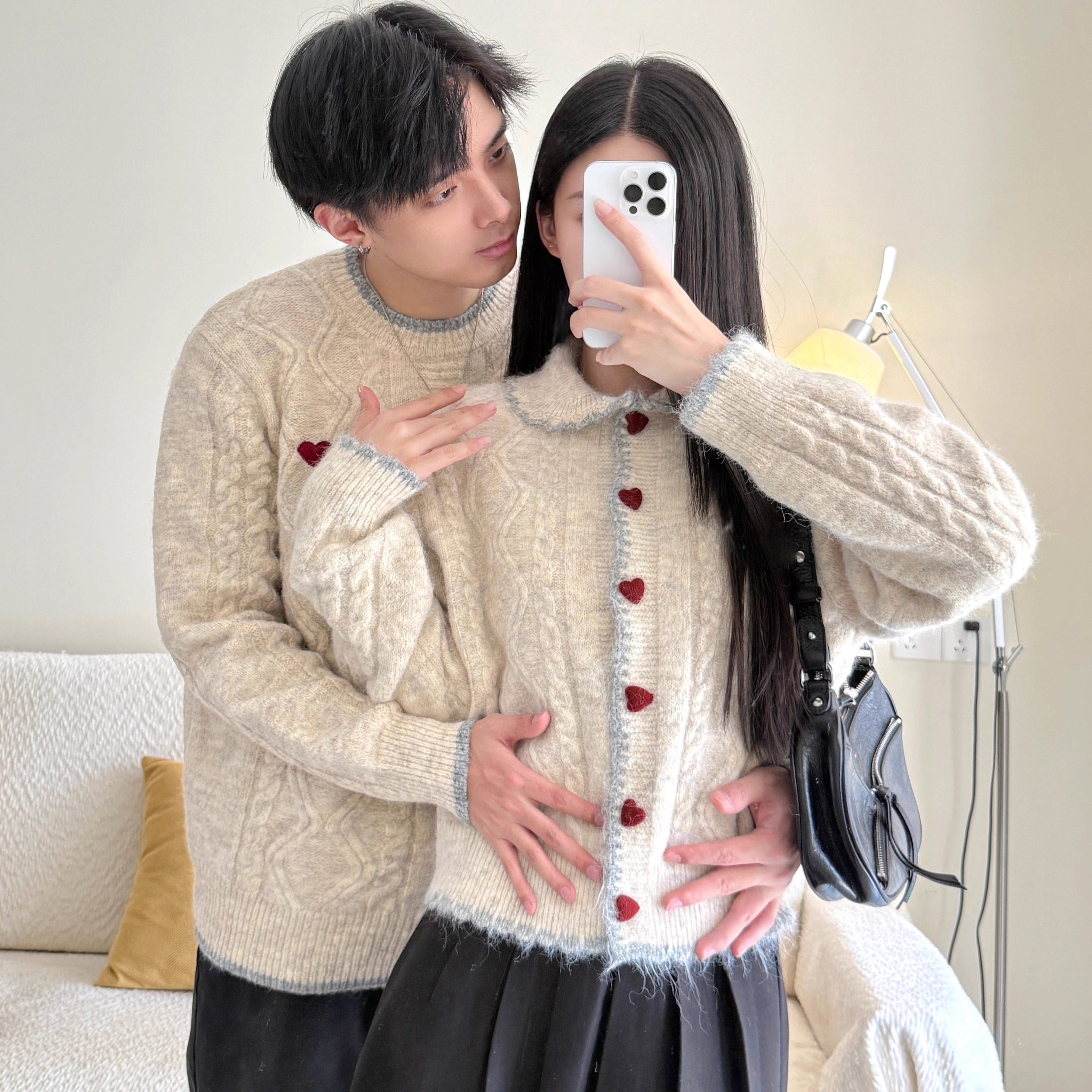 2025秋冬情侣学院风翻领爱心扣麻花针织开衫男女宽松百搭慵懒毛衣,淘宝优惠券,粉丝福利购,淘宝优惠卷