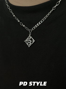 小众设计菱形黑锆石蛇牌拼接项链