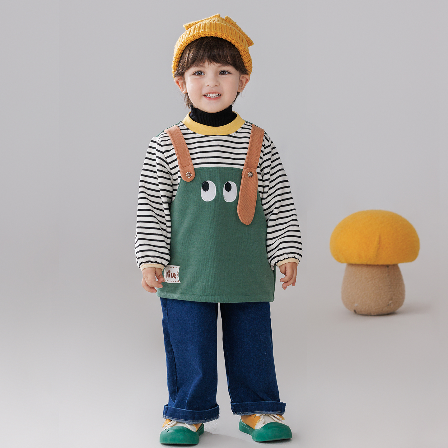 Children's long-sleeved cotton-padded anti-dirty coats when eating and wearing inside out