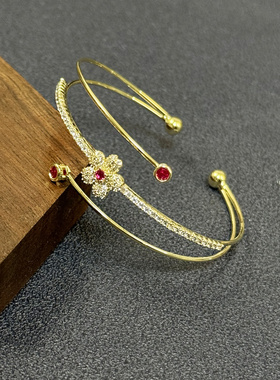 甜美时尚花朵手镯女层次感开口小众设计感镯子手环2024年春夏新款