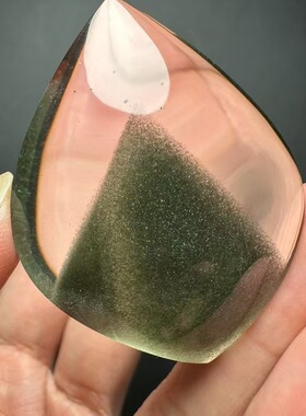 魅晶天然水晶晶体通透墨绿色绿幽灵金字塔吊坠