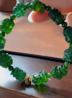 魅晶天然水晶晶体通透辣绿色多人物碧玺雕刻多宝手链