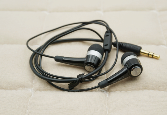 Korean original stock headphones short-line high-fidelity bluetooth