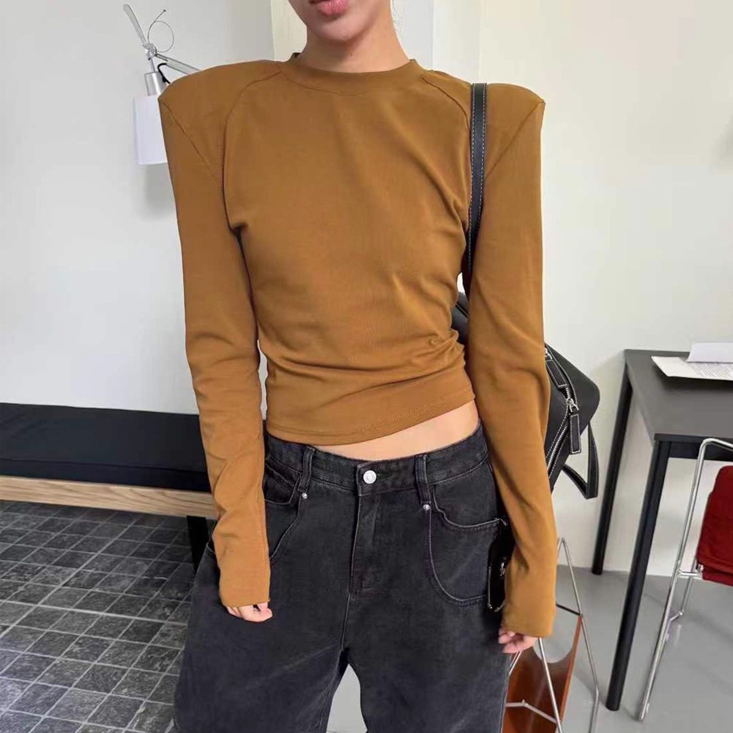 正肩t恤女2025新款春秋修身显瘦直角肩长袖打底衫女内搭垫肩上衣,淘宝优惠券,粉丝福利购,淘宝优惠卷