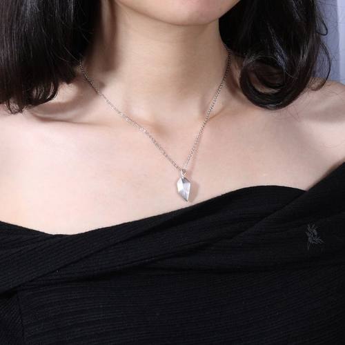 许愿石情侣项链一对钛钢创意磁铁爱心吊坠男女闺蜜锁骨链学生礼物 - 图1