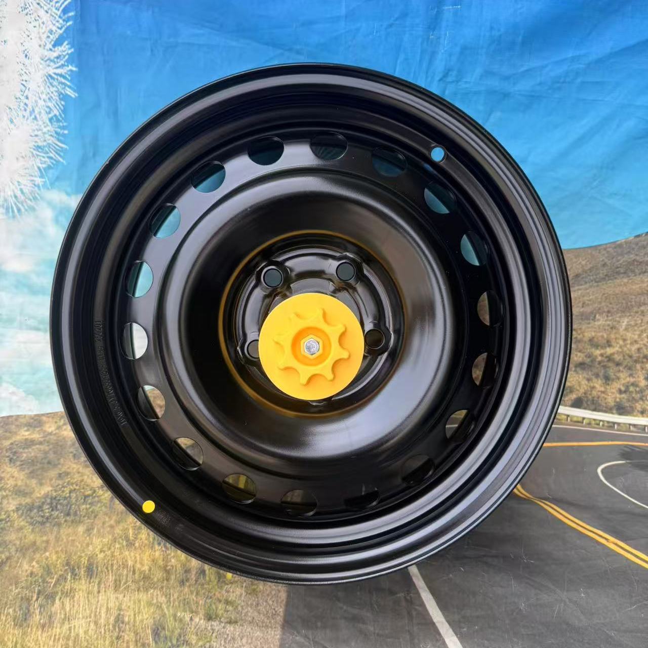 Suitable for Emgrand Geometry C spare tire wheel rim maple leaf