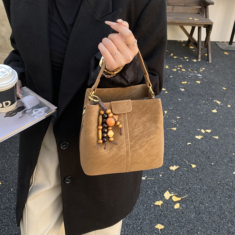 高级感爆款小包包女式2025秋冬新款潮时尚单肩手提包斜挎包水桶包,淘宝优惠券,粉丝福利购,淘宝优惠卷