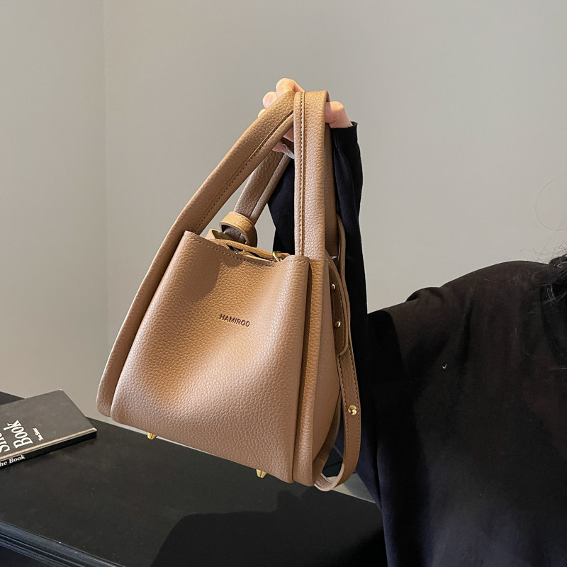 高级感小包包女式2025春夏新款潮时尚手拎袋手提包百搭斜挎水桶包,淘宝优惠券,粉丝福利购,淘宝优惠卷