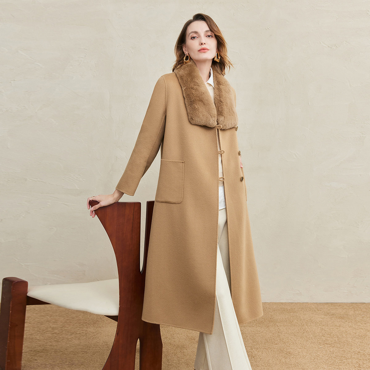 FINITY菲妮迪毛呢外套2025年冬季新款简约双面呢毛领复古大衣女士,淘宝优惠券,粉丝福利购,淘宝优惠卷