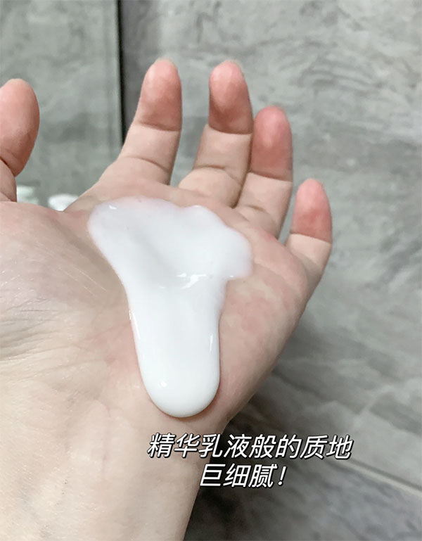 滑嫩嫩 OLAY玉兰油精华沐浴露净澈柔滑500ml 烟酰胺玻尿酸角鲨烷