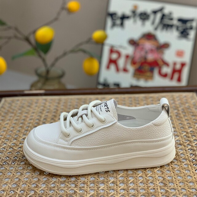 White shoes for women, ins popular soft-soled shoes that make feet smaller