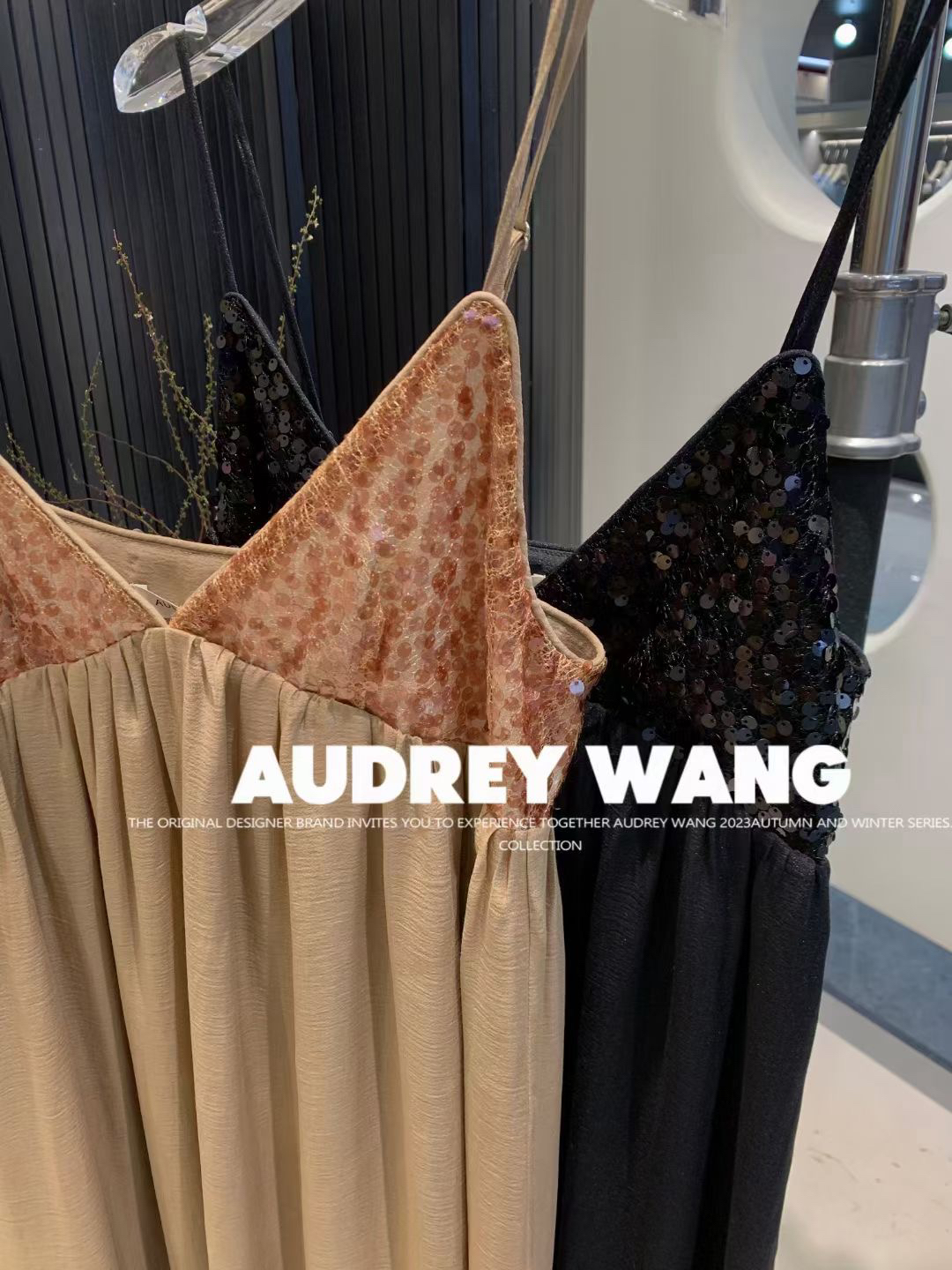 Audreywang爱豆同款拼接挂脖亮片式连衣裙设计师品牌沙滩裙-图1