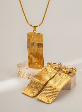 欧美风新款钛钢项链18K金不锈钢螺纹长方形吊坠项链项链女饰品