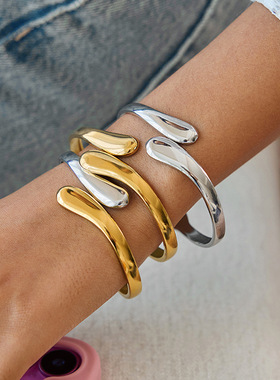 欧美不锈钢弹簧手镯高级感手饰不锈钢品女不掉色