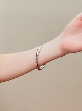 静奢风百搭素圈不规则几何手镯