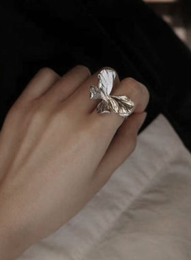 银色哑光磨砂蝴蝶戒指轻奢高级感