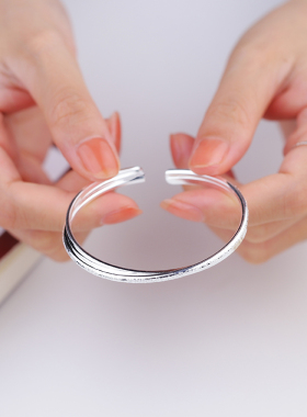 925纯银交叉莫比乌斯环手镯女ins