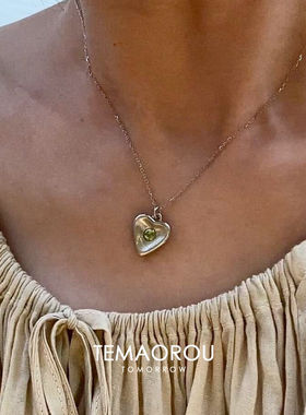 清冷感橄榄绿钻爱心吊坠项链小众