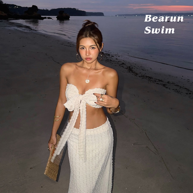 ຊຸດສະໄຕລ໌ຣີສອດ BEARUN SWIM ສໍາລັບແມ່ຍິງ 2026 ທໍ່ໃຫມ່ແລະສິ້ນ plaid ຊຸດສອງສິ້ນ