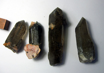 Ore mineral PP1110JE * tea crystal 4 roots (Shandong Wulian 3-5 5cm56g)
