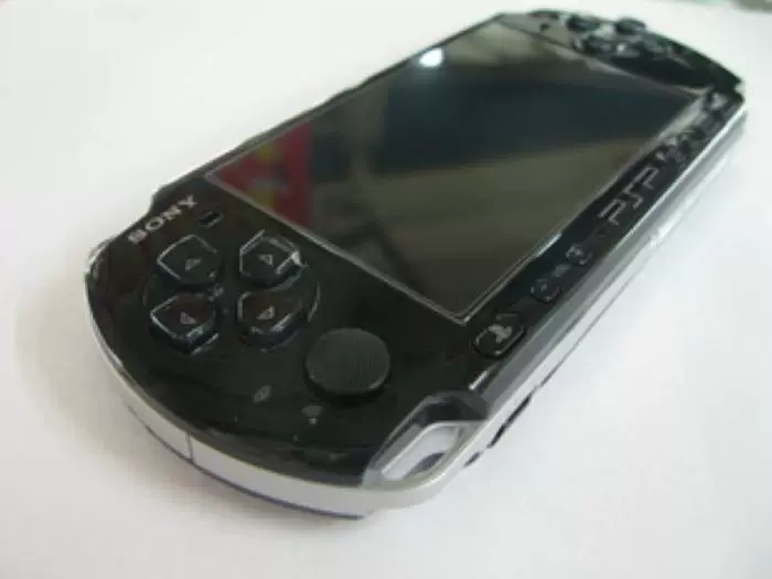 Портативная игровая консоль Sony PSP 3000, 2000, 1000 — оригинальная восстановленная, рабочие кнопки и UMD