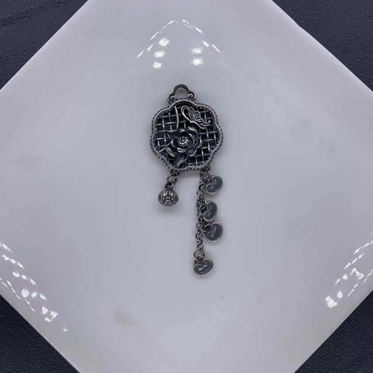 精工三七银镂空荷花圆牌流苏挂件吊坠 手工编绳DIY手链项链配饰,淘宝优惠券,粉丝福利购,淘宝优惠卷