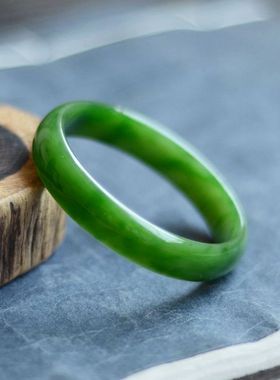 女款手镯扁条新疆和田玉