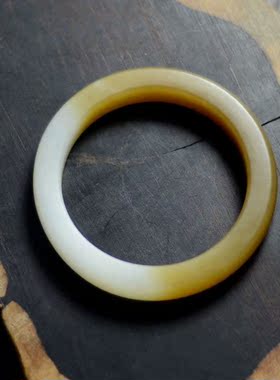 且末料礼物带证书和田玉手镯