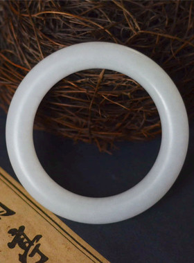 羊脂级白玉手镯胖圆条