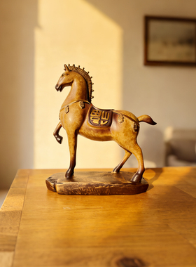 马到成功桌面装饰品树脂工艺摆件