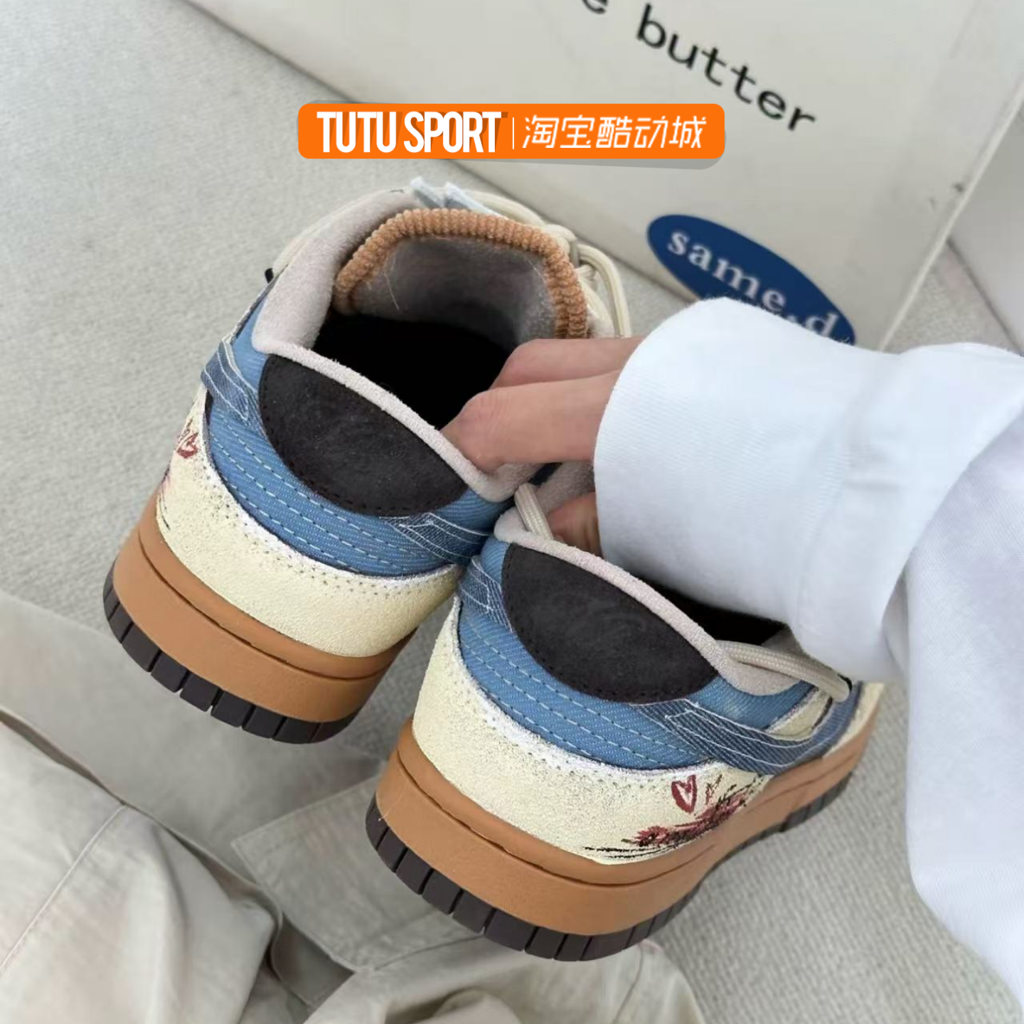 球鞋定制 耐克Nike Dunk Low 啡啡抱抱 涂鸦男女同款低帮休闲板鞋,淘宝优惠券,粉丝福利购,淘宝优惠卷