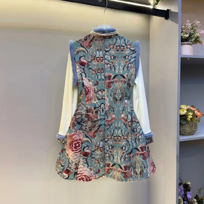 加肥毛毛袖口长袖打底衫立领花朵马甲裙法式小众设计复古风两件套,淘宝优惠券,粉丝福利购,淘宝优惠卷